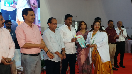 126-specialist-doctors-appointed-in-jharkhand-through-bidding-process-minister-handed-over-appointment-letters