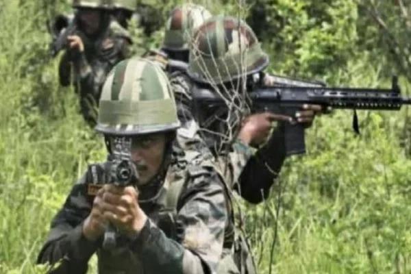 breaking-police-naxalite-encounter-in-piparwar-4-naxalites-including-rewardee-shahdev-soren-killed