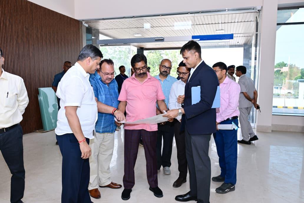 chief-minister-inspected-the-site-of-the-state-hangar-under-construction-at-birsa-munda-airport-complex