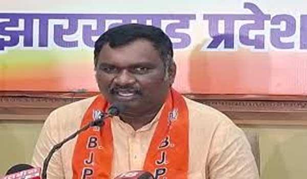 proper-treatment-of-the-health-minister-is-possible-only-in-the-mental-asylum-of-agra-amar-kumar-bauri