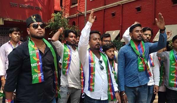 student-organizations-protest-against-restructuring-and-clustering-system-in-ranchi-university