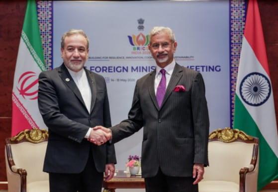 s-jaishankar-meets-iranian-foreign-minister-araghchi-discusses-situation-in-west-asia