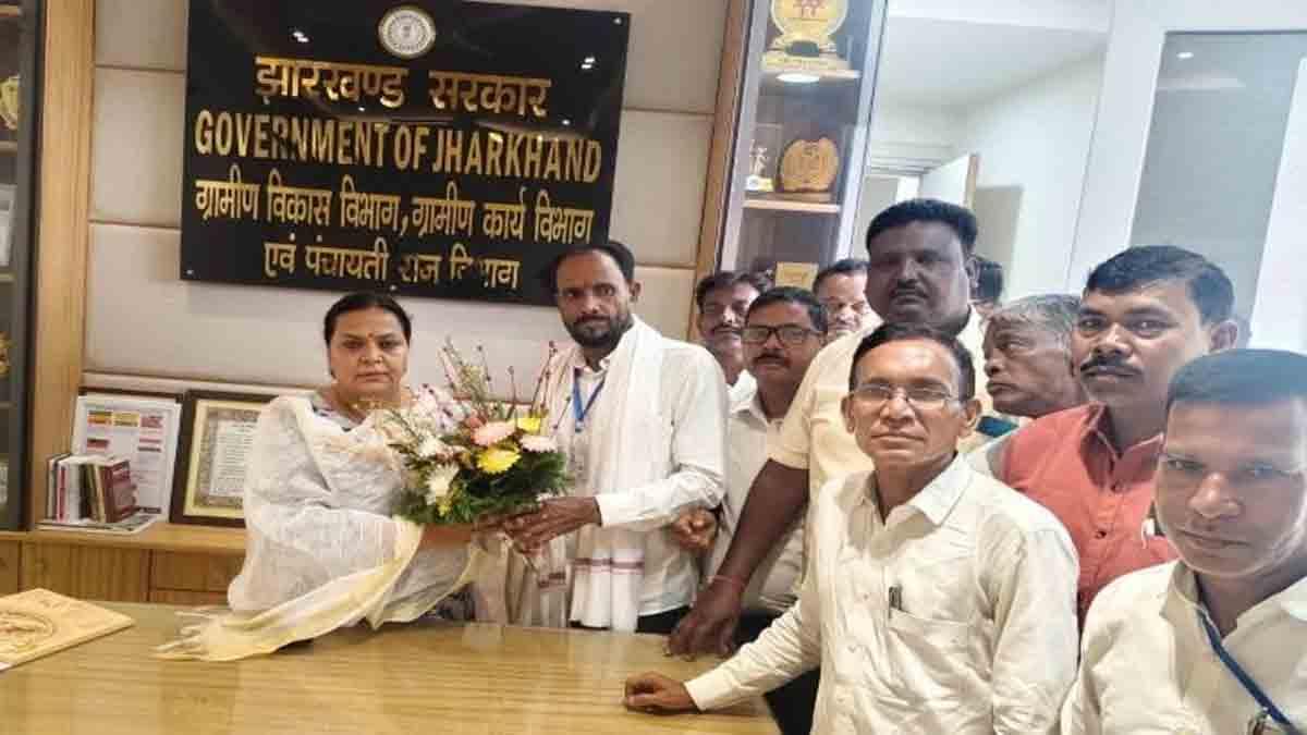 rural-representatives-met-minister-deepika-pandey-singh-regarding-the-pesa-rules