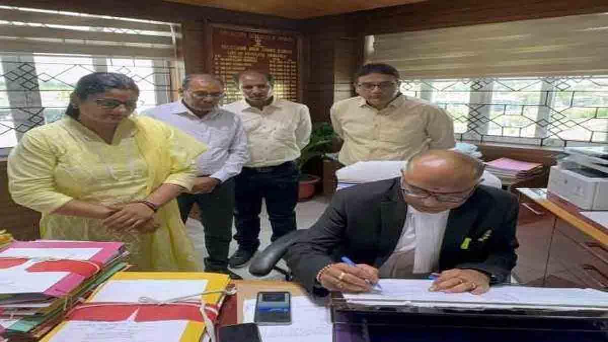 rohitashya-roy-assumed-office-as-the-new-advocate-general-of-the-state