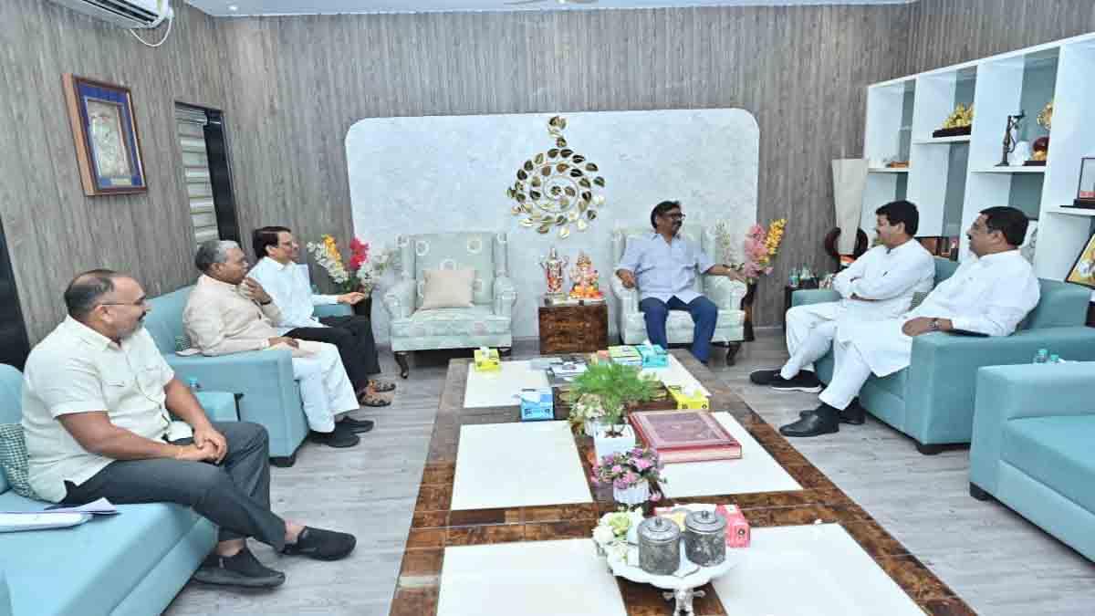 congress-leaders-meet-cm-hemant-ahead-of-rajya-sabha-elections-strategy-discussed