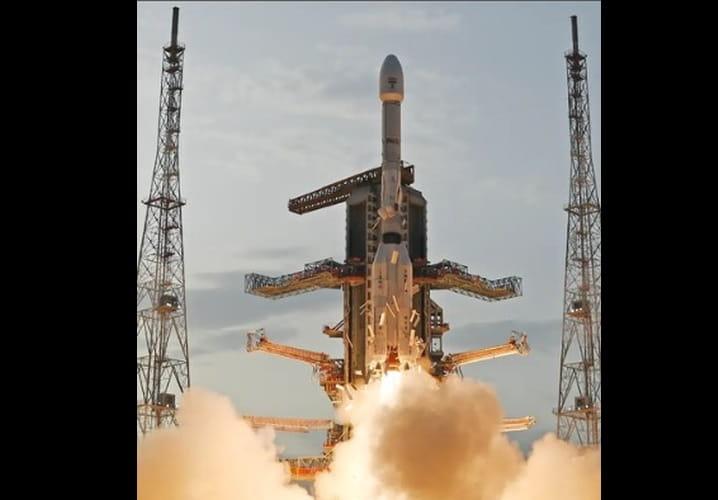 major-india-us-initiative-towards-a-human-settlement-on-the-moon-nasa-invites-isro-to-join-the-moon-base-program