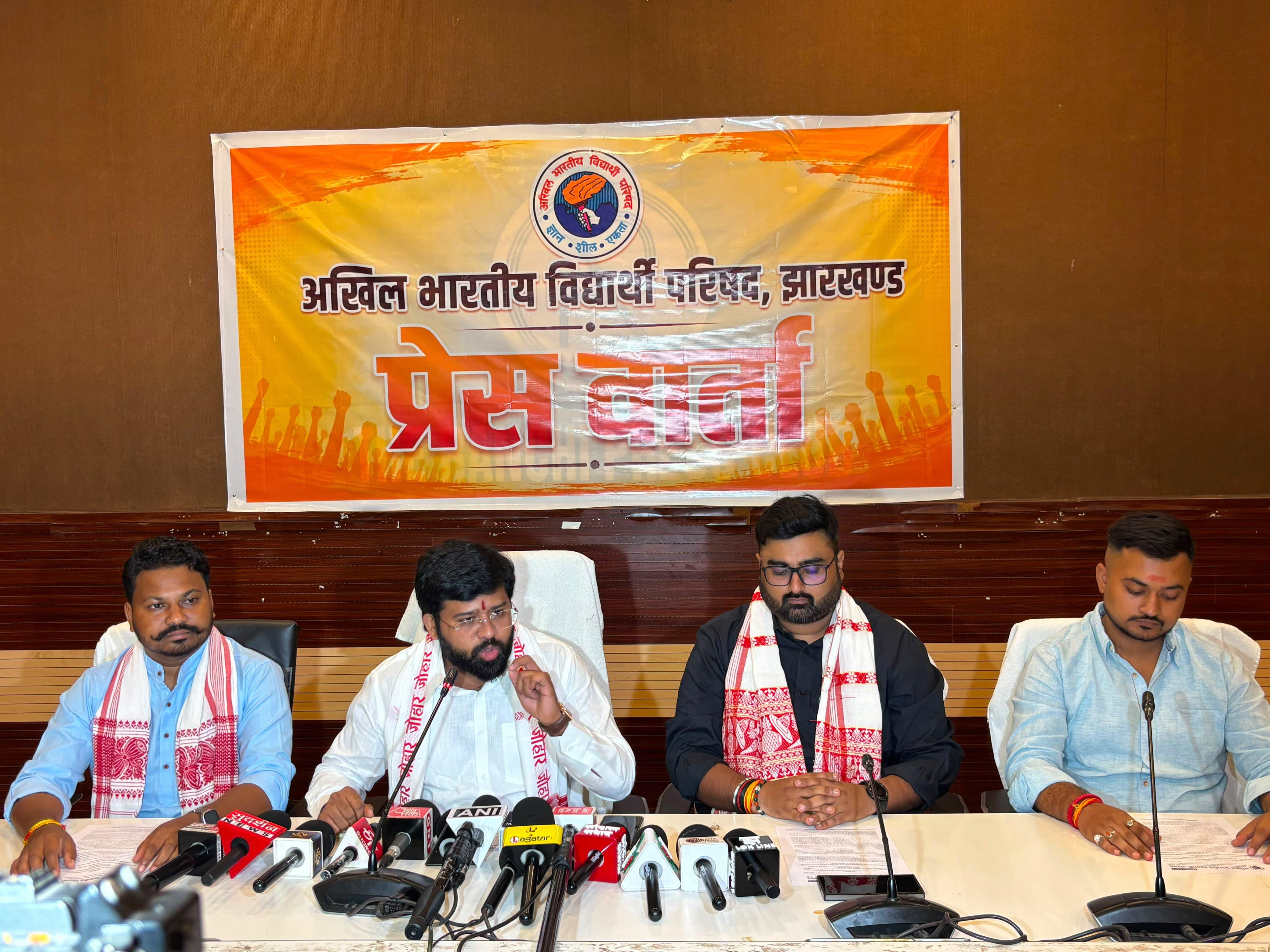 abvp-announces-protest-against-lathi-charge-on-students-agitation-to-continue-until-cbi-probe