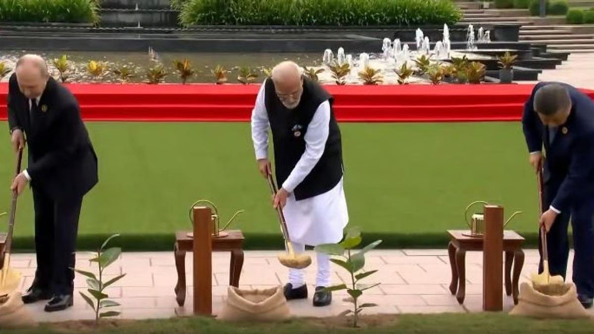 a-special-moment-at-the-brics-summit-pm-modi-putin-and-xi-jinping-planted-a-sapling-together