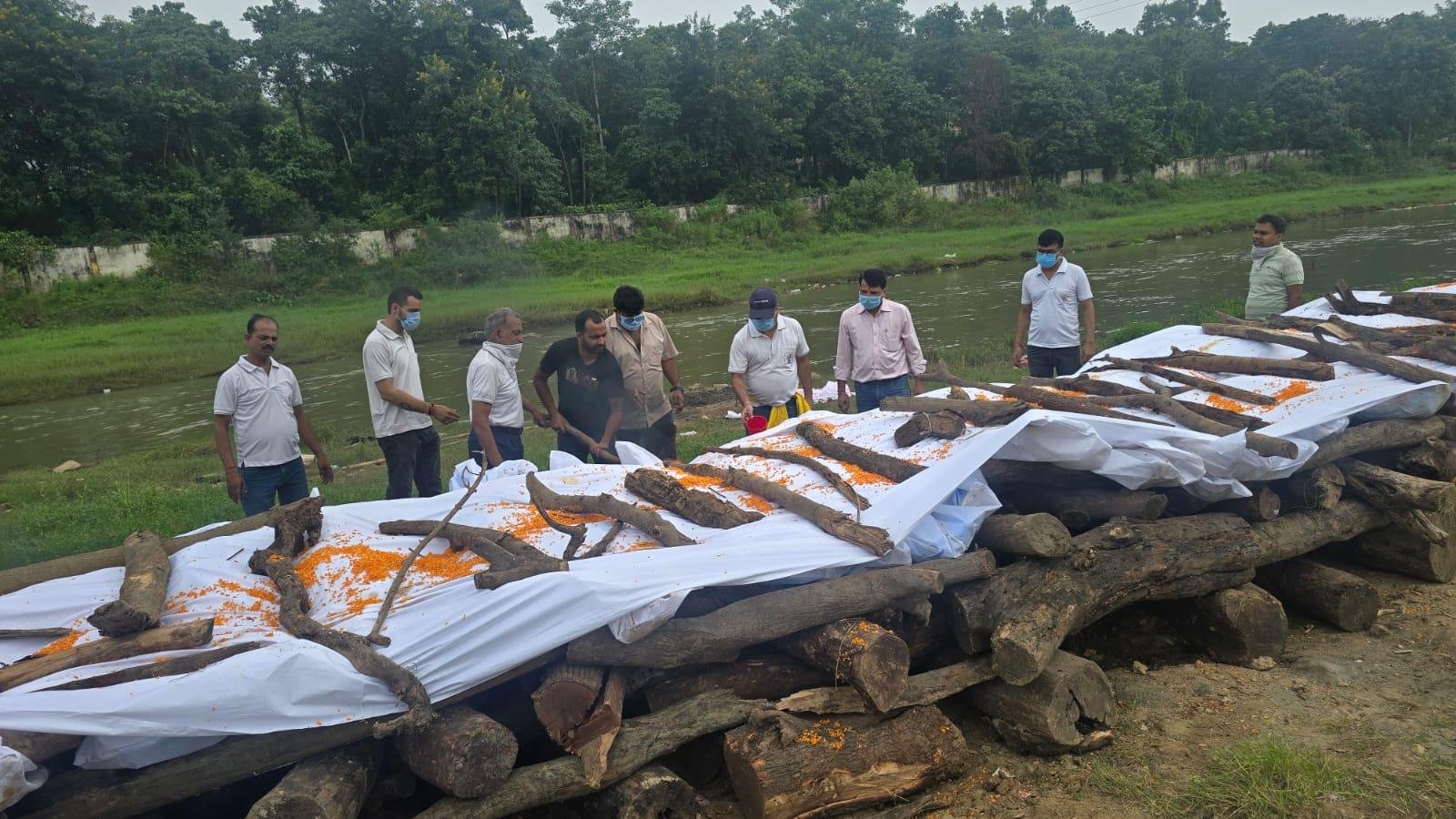 43-unclaimed-bodies-lying-in-rims-were-cremated-on-the-jumar-river
