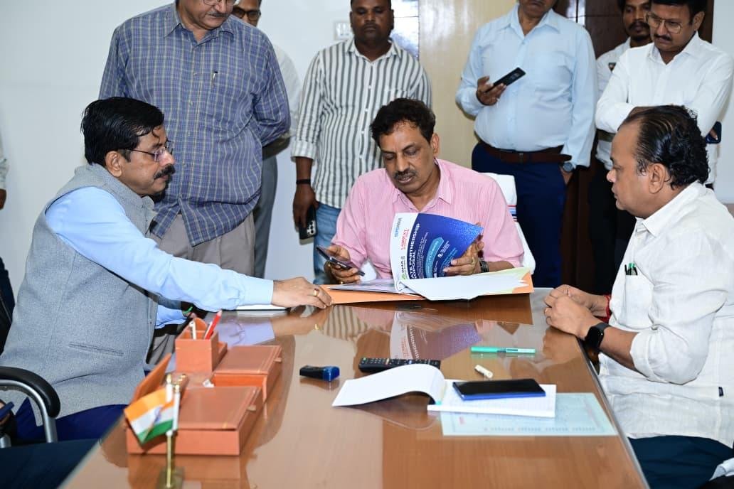 health-minister-irfan-ansari-pushes-for-higher-stipends-for-doctors
