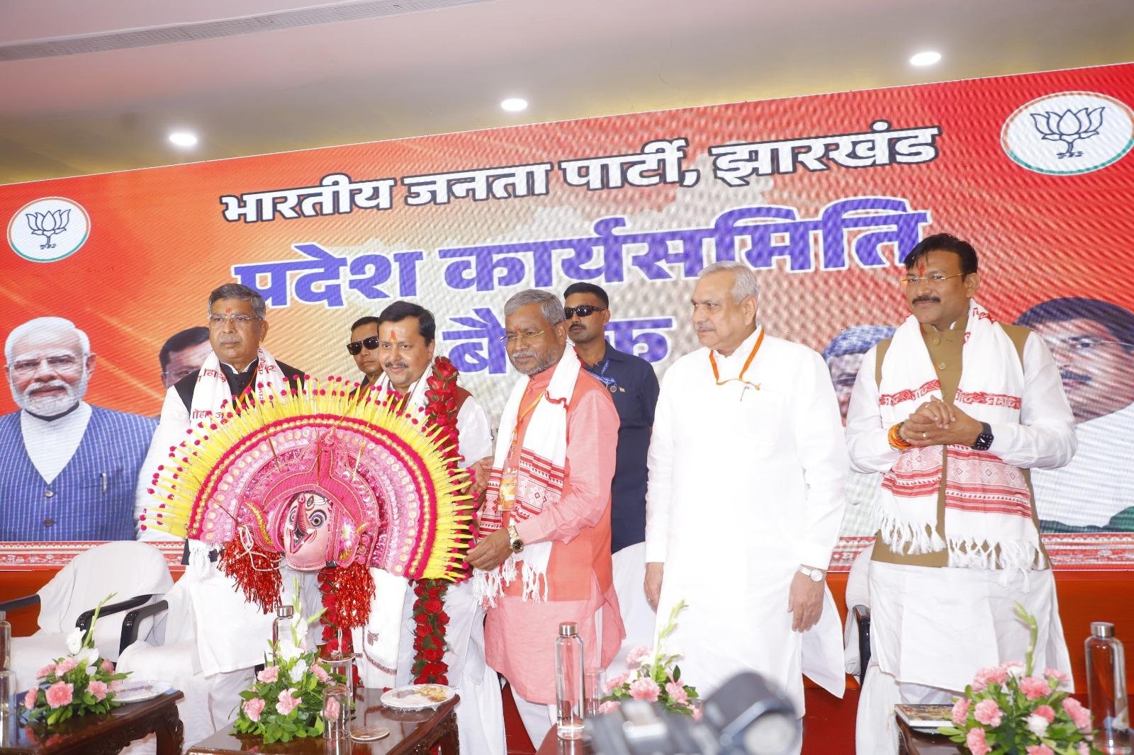 the-congress-never-adhered-to-the-constitution-it-ran-the-country-in-an-arbitrary-manner-nitin-navin