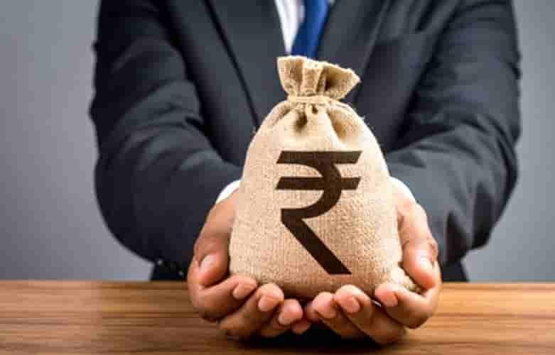 in-the-first-half-of-the-2026-27-financial-year-the-fiscal-deficit-reached-421-percent-of-the-full-year-target