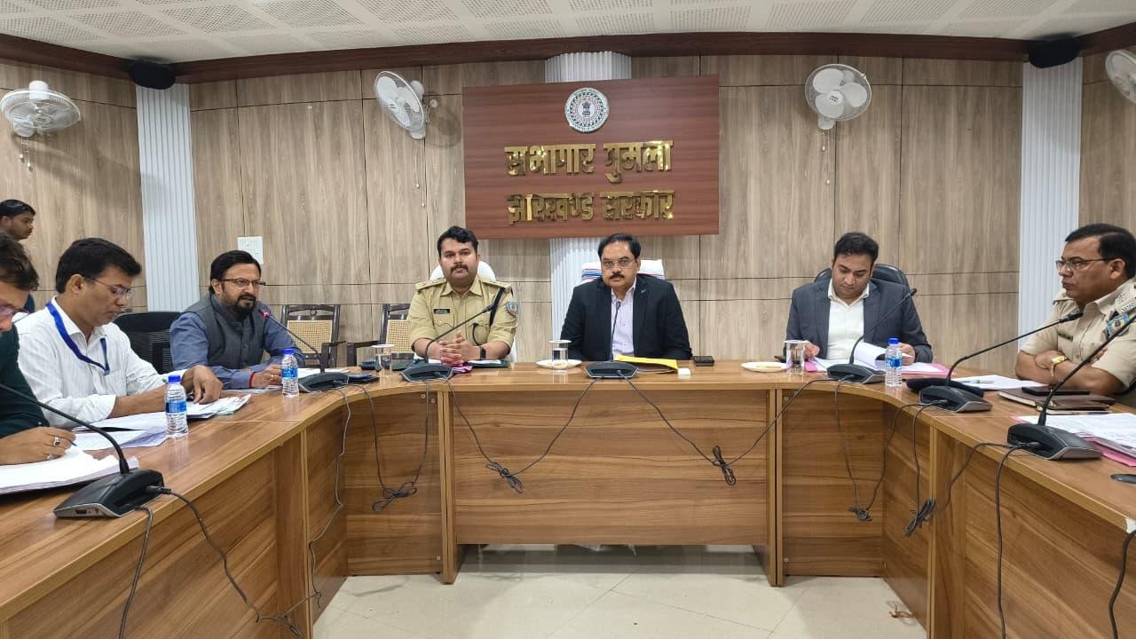 gumla-administration-tightens-preparations-for-jtet-2026-focus-on-fair-examination-and-security
